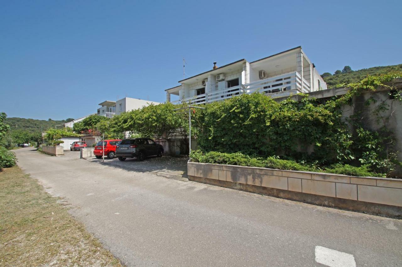 Vita Apartments Zrnovo Luaran gambar