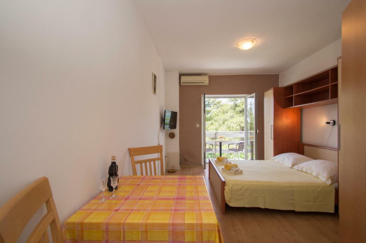 Vita Apartments Zrnovo Luaran gambar
